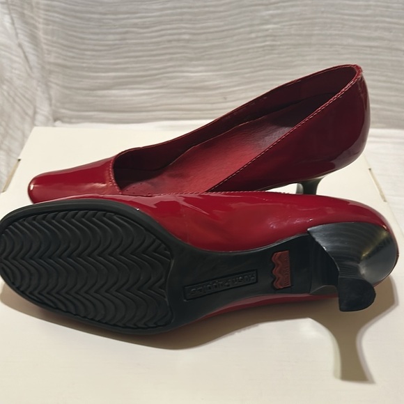 Hush Puppies Patent Red Slip On Curved Pump Women's Size 9 - Picture 10 of 15